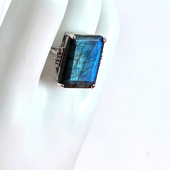 Natural Labradorite 1.7×1.2cm & CZ 925 Sterling Silver Ring - Picture 6 of 14